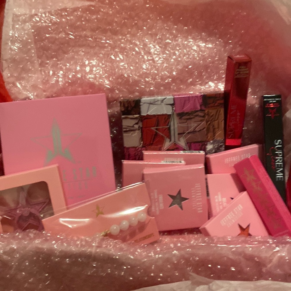 Jeffree Star Valentines box